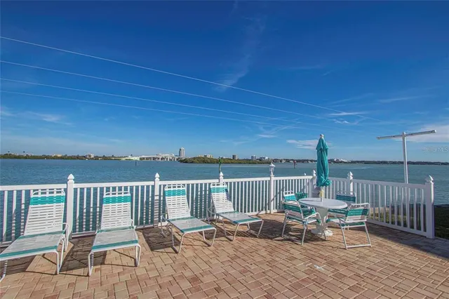 $4,000 | 895 South Gulfview Boulevard, Unit 202, Clearwater, FL 33767