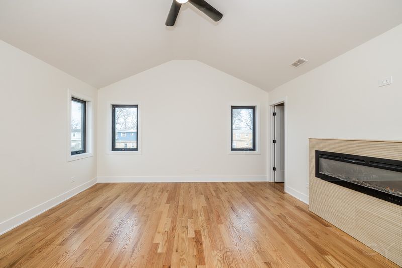 2247 South 6th Avenue North Riverside, IL 60546 - Photo 29 of 57 a view of empty room with wooden floor and fan
