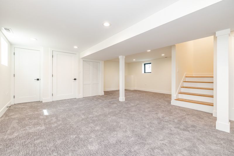 2247 South 6th Avenue North Riverside, IL 60546 - Photo 43 of 57 a view of an empty room with a window
