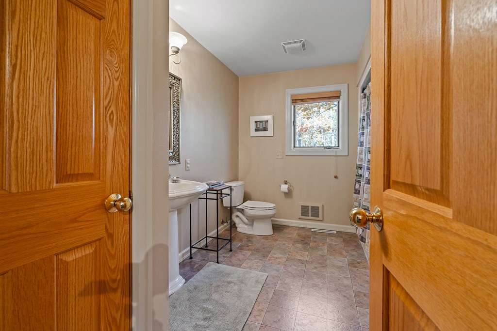 5805 Bluff Ledge Road Sturgeon Bay, WI 54235 - Photo 3 of 29