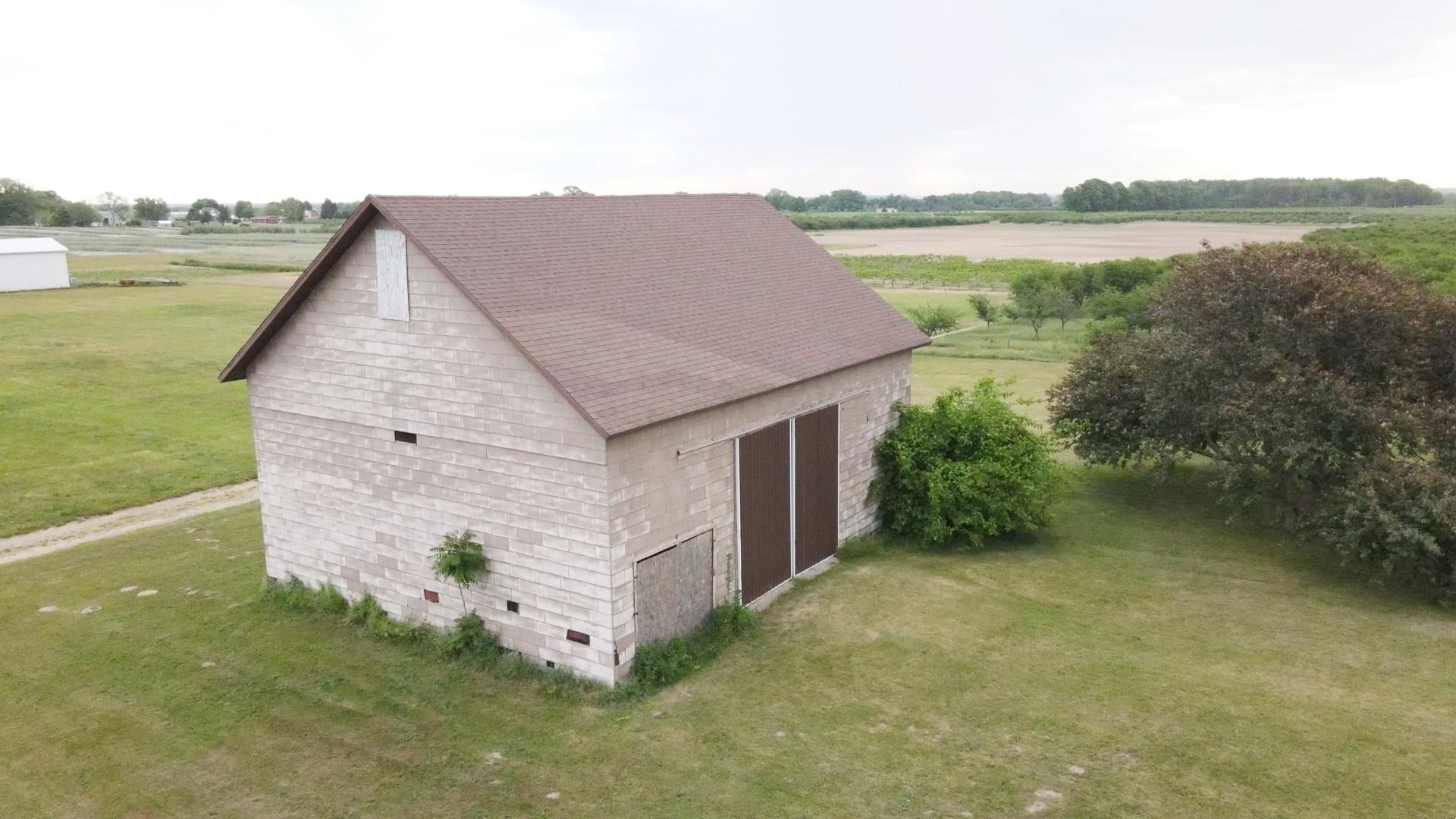 969 Bainbridge Center Road Watervliet, MI 49098 - Photo 14 of 30 Photo_1080295577_DJI_153_jpg_3524095_0_2