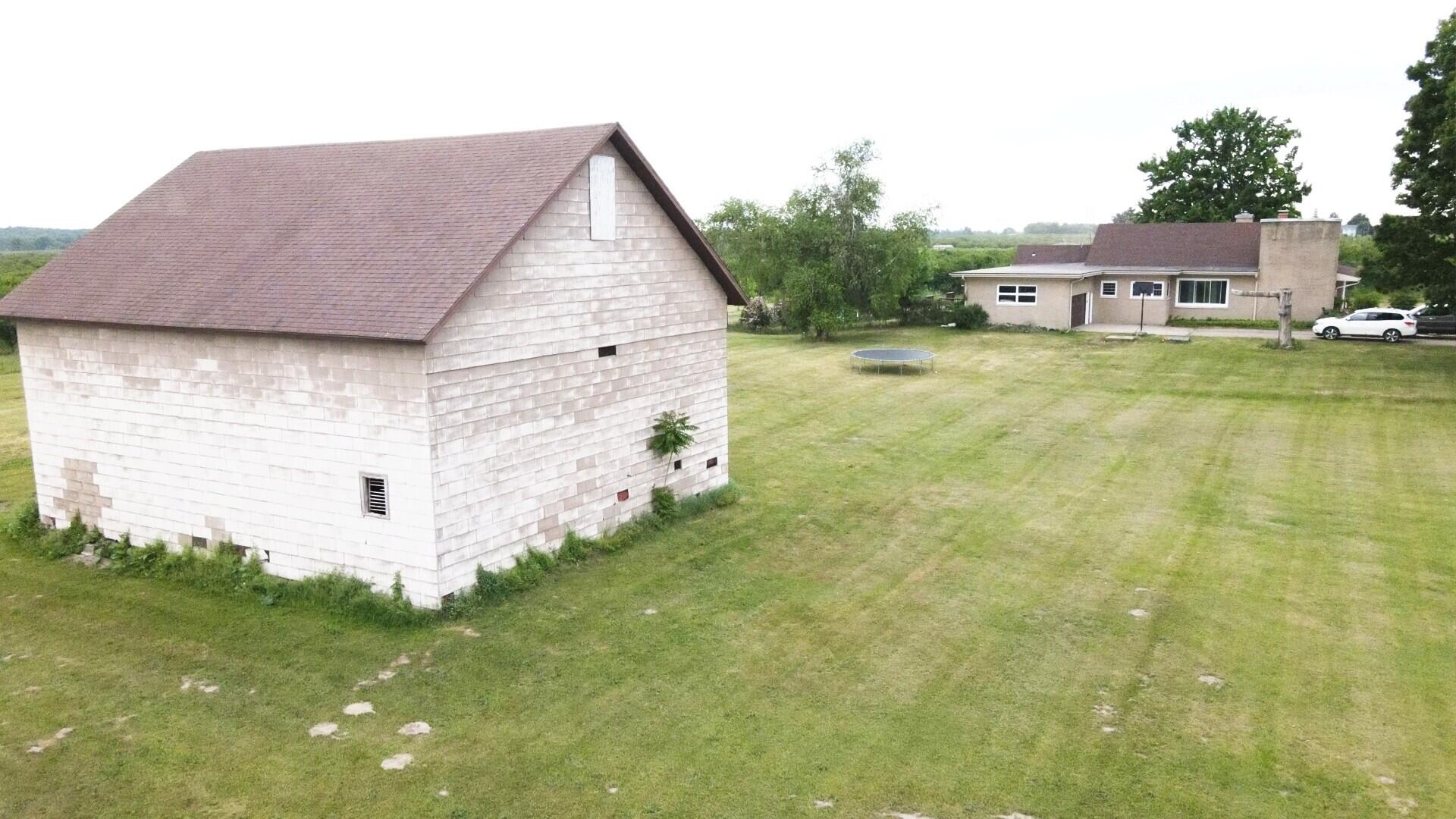 969 Bainbridge Center Road Watervliet, MI 49098 - Photo 17 of 30 Photo_1080295573_DJI_149_jpg_3588564_0_2
