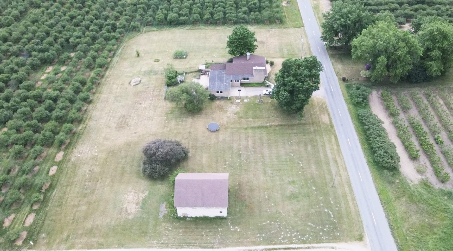 969 Bainbridge Center Road Watervliet, MI 49098 - Photo 21 of 30 Photo_1080295565_DJI_141_jpg_4215629_0_2