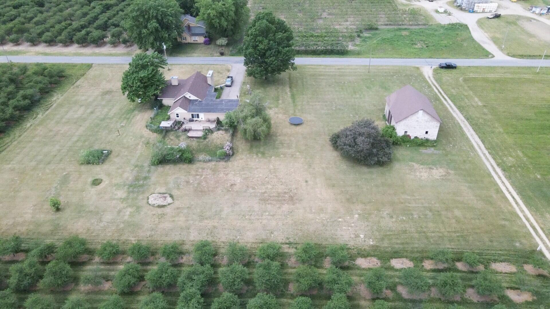 969 Bainbridge Center Road Watervliet, MI 49098 - Photo 24 of 30 Photo_1080295562_DJI_138_jpg_4274208_0_2