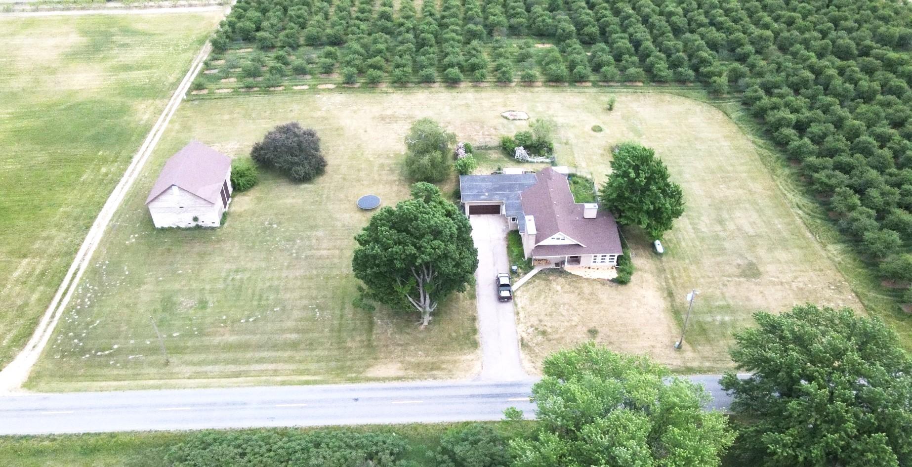 969 Bainbridge Center Road Watervliet, MI 49098 - Photo 25 of 30 Photo_1080295561_DJI_137_jpg_4187872_0_2