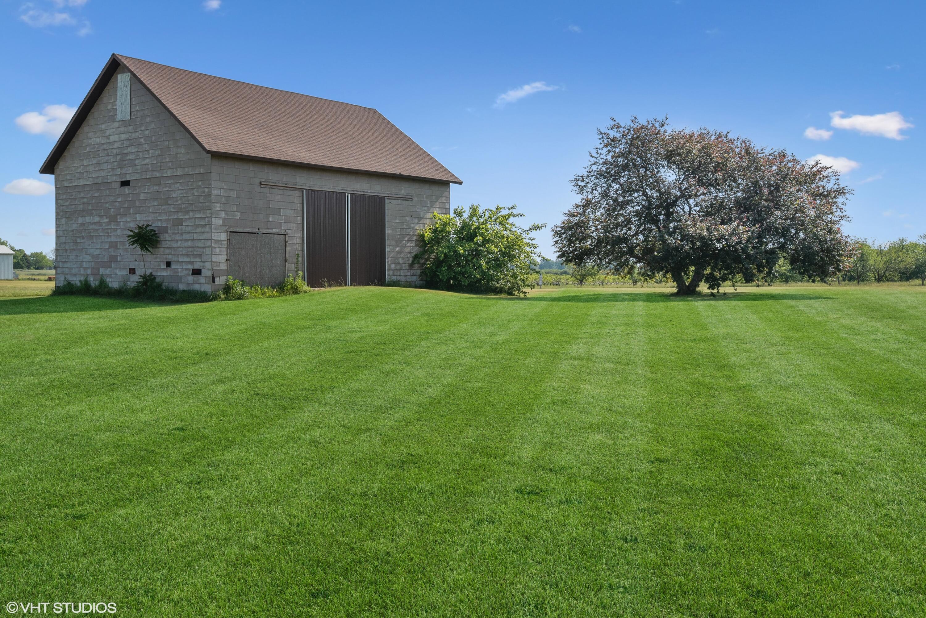 969 Bainbridge Center Road Watervliet, MI 49098 - Photo 3 of 30 13_969BainbridgeCenterRd_102_Location2_H