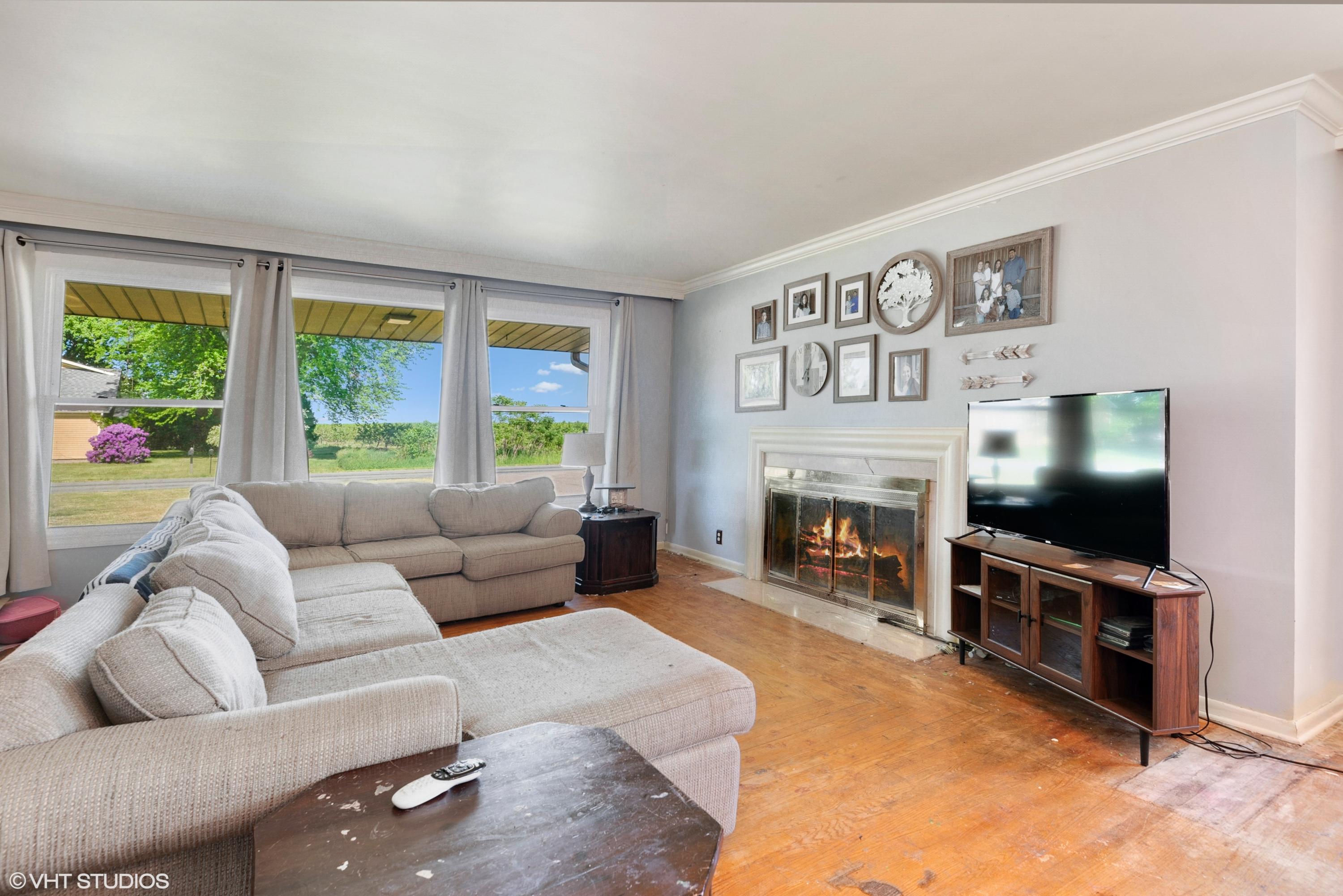 969 Bainbridge Center Road Watervliet, MI 49098 - Photo 4 of 30 02_969BainbridgeCenterRd_1_LivingRoom_Hi