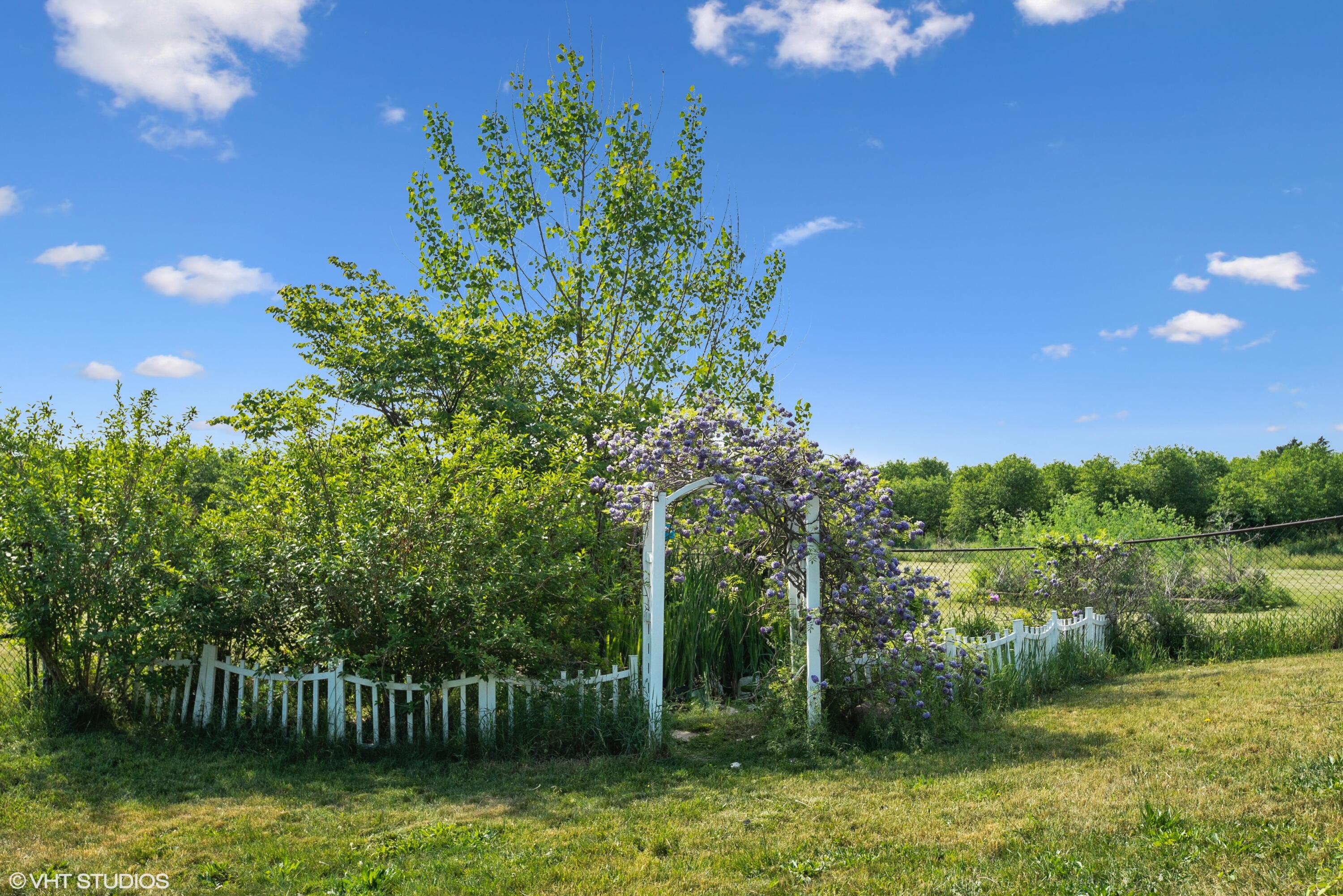 969 Bainbridge Center Road Watervliet, MI 49098 - Photo 10 of 30 12_969BainbridgeCenterRd_26001_BackYard_