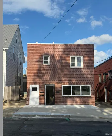 $900 | 612 Clay Street, Unit A, Jasper, IN 47546