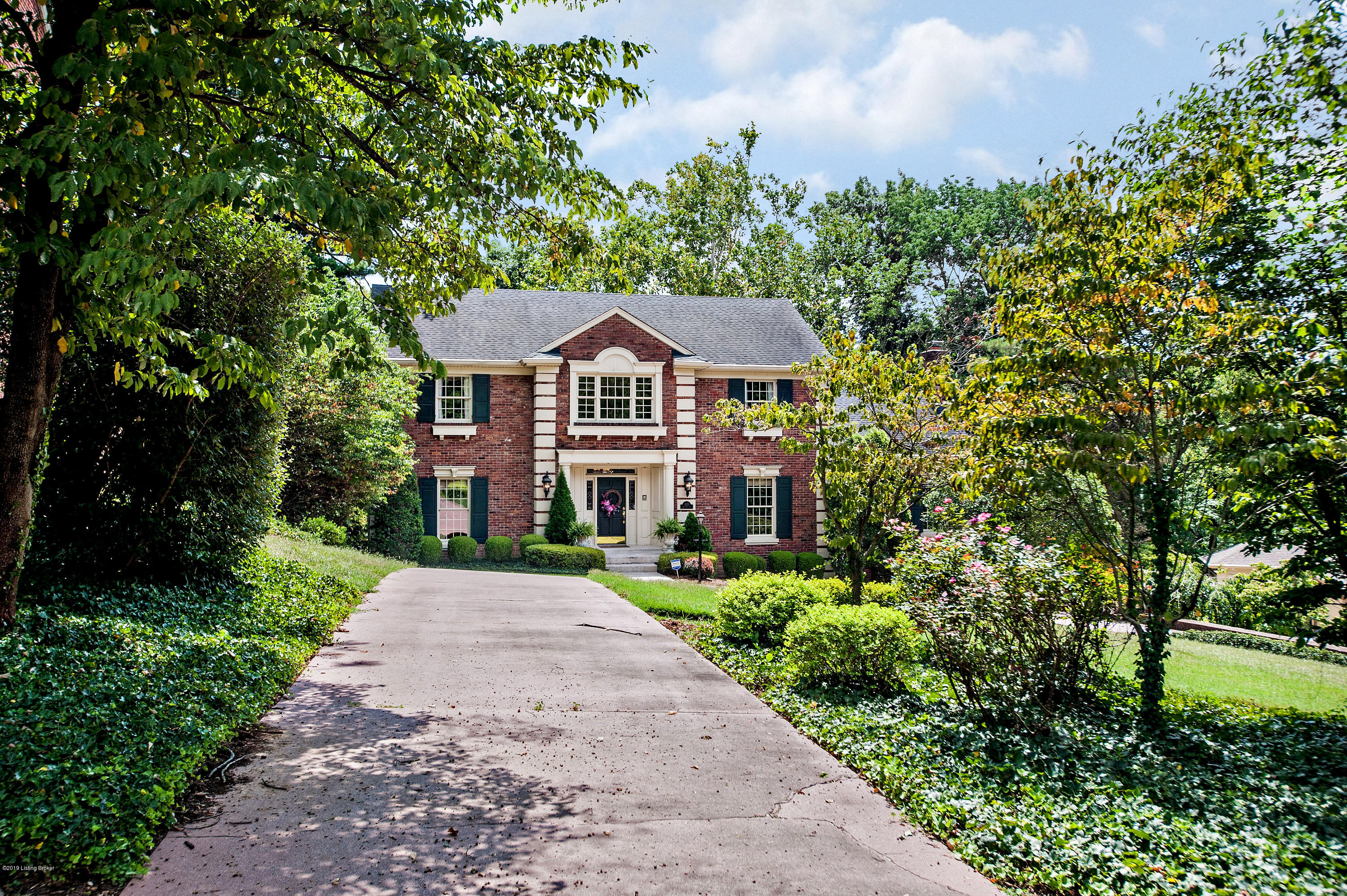 1123 Red Fox Road Louisville, KY 40205 - Photo 5 of 74 Nicely Landscaped Property