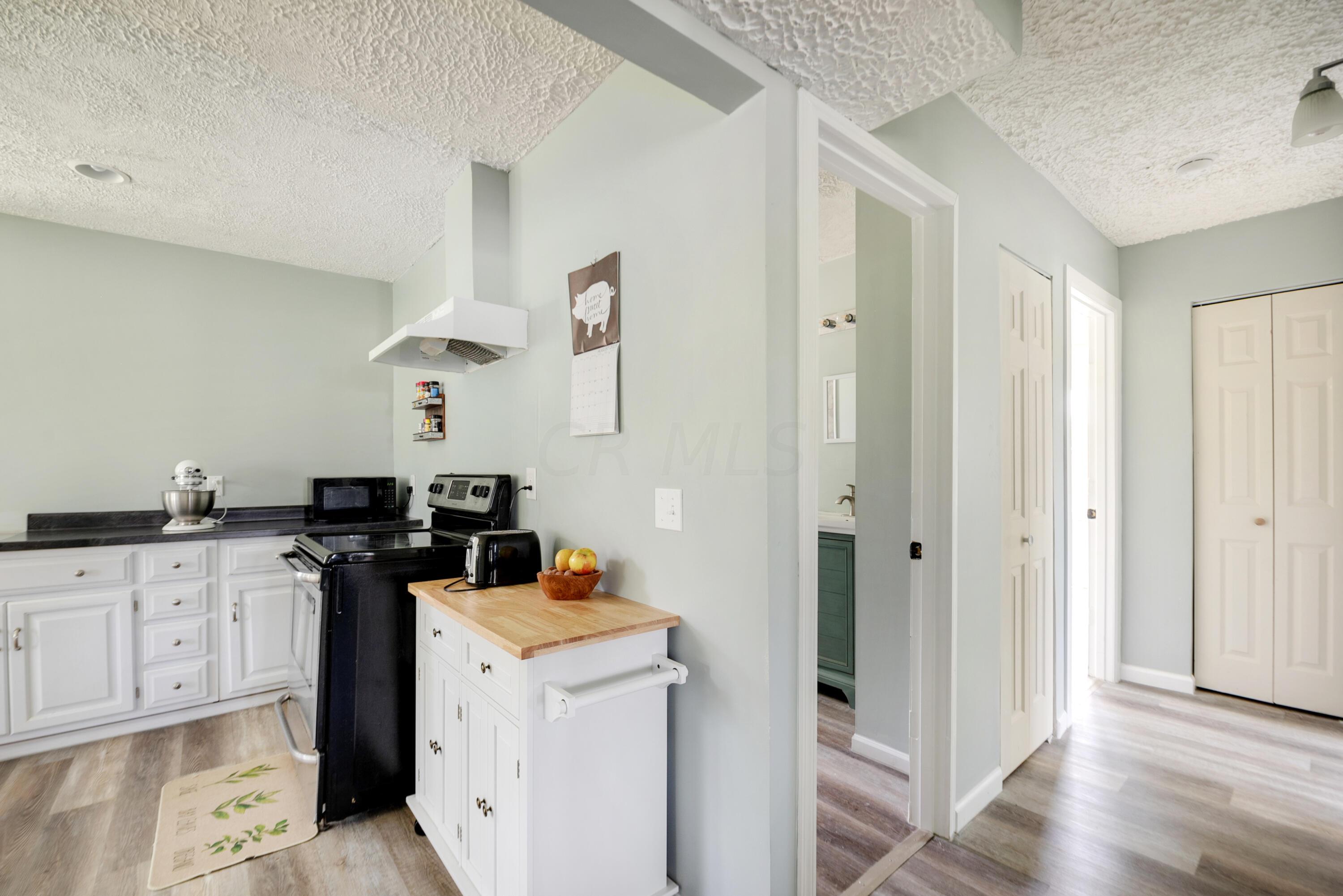 937 Sportsman Club Road Northwest Newark, OH 43055 - Photo 7 of 45 Kitchen