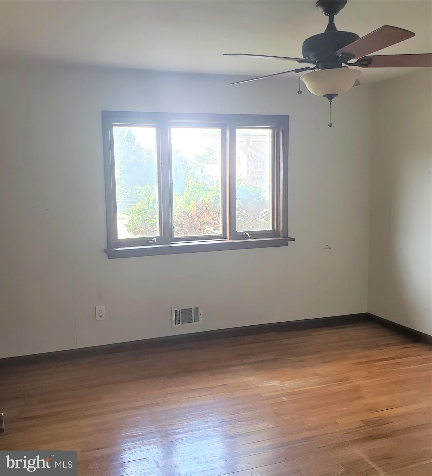 634 Flock Road Hamilton, NJ 08690 - Photo 5 of 12