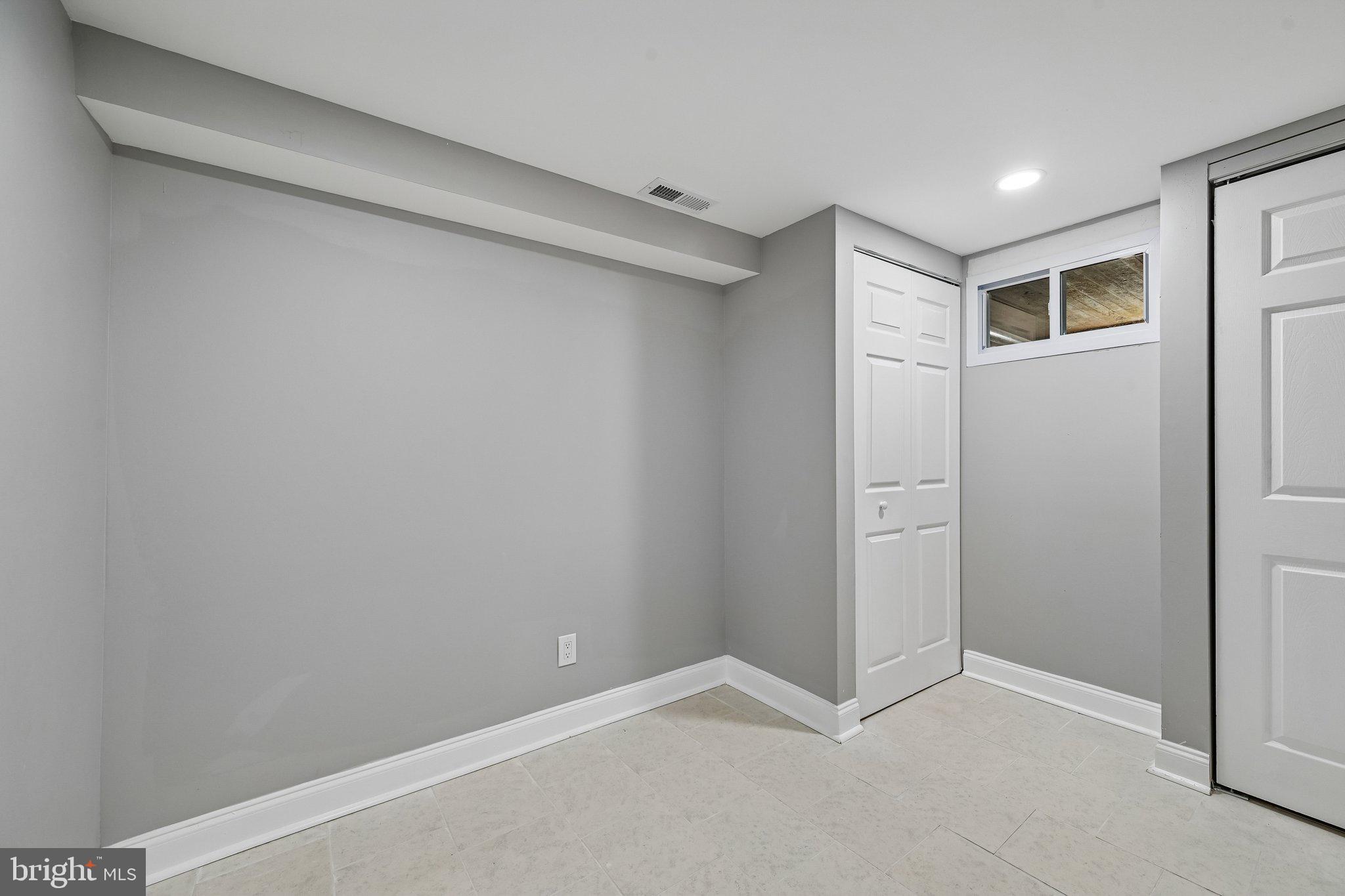 628 Roundview Road Baltimore, MD 21225 - Photo 28 of 43