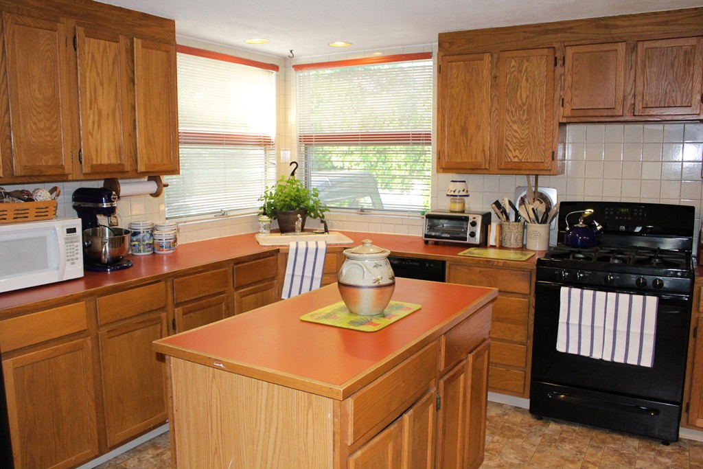 18 Spring Street Everett, MA 02149 - Photo 2 of 26 Gallery Image 2