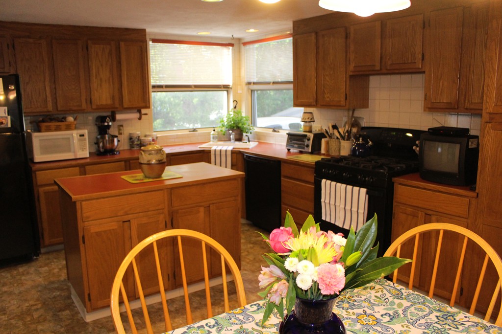 18 Spring Street Everett, MA 02149 - Photo 4 of 26 Gallery Image 4