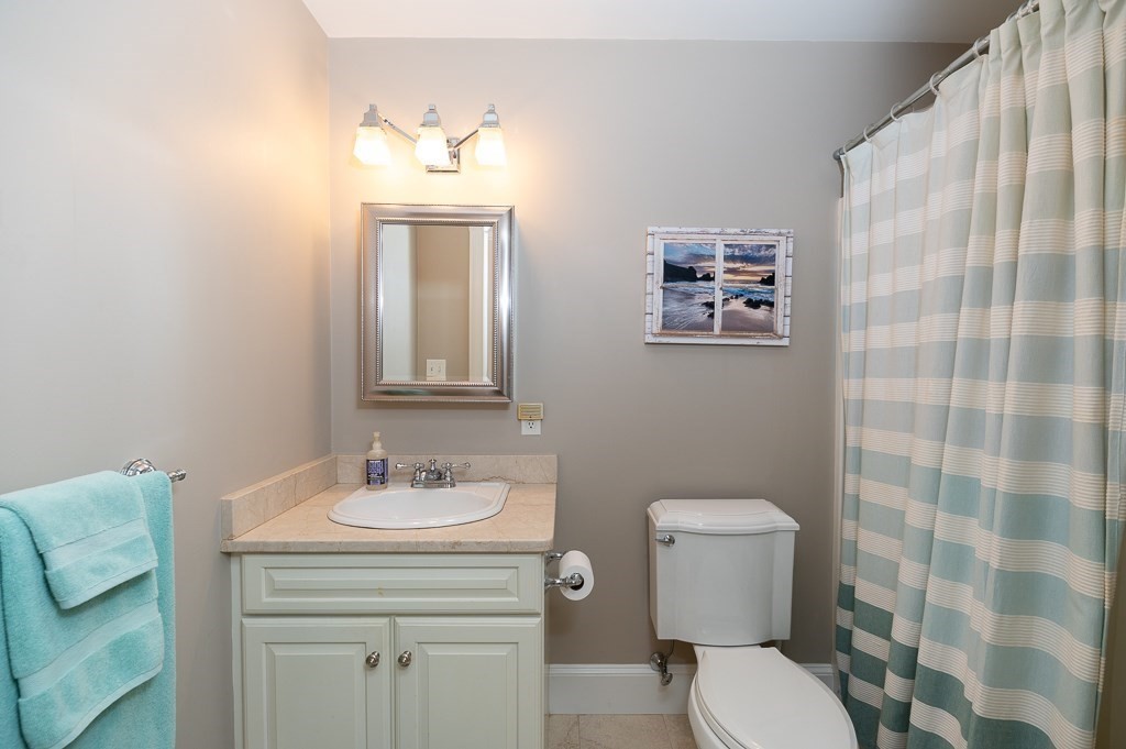 196 Main Street, Unit 2 Gloucester, MA 01930 - Photo 11 of 22