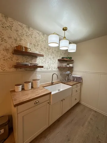 $105,000 | 124 North Whistler Avenue, Unit C4, Freeport, IL 61032