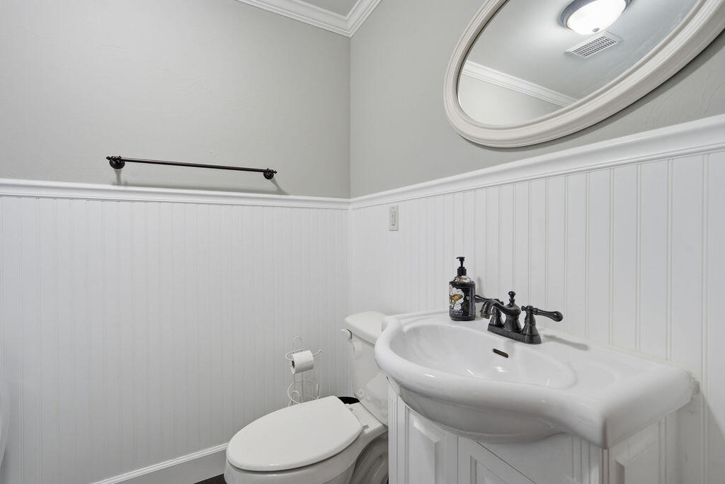 7608 Ridge Bay Drive Hixson, TN 37343 - Photo 30 of 52 Laundry + 1/2 Bath