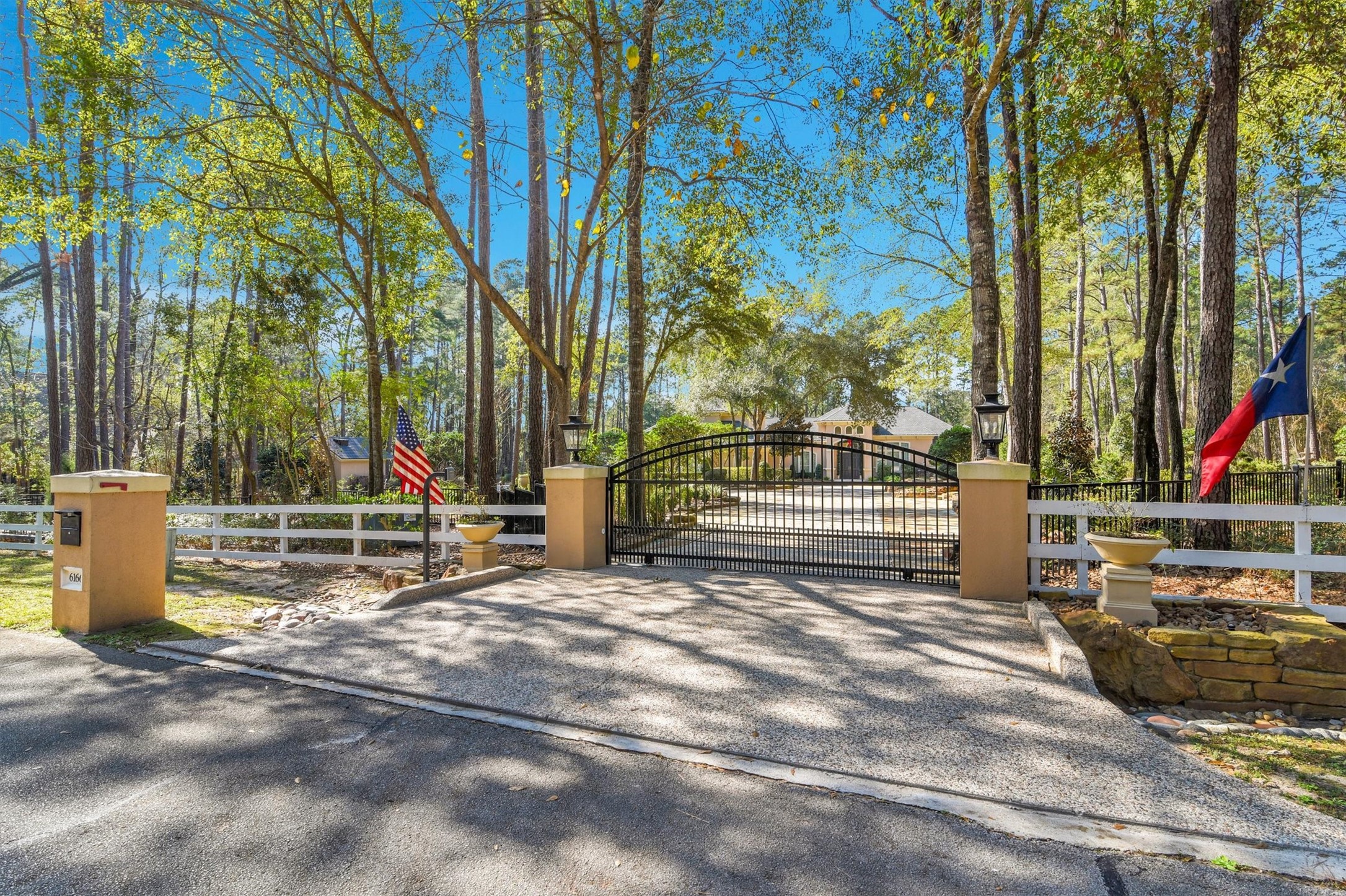 6166 Canyon Ridge Lane Conroe, TX 77304 - Photo 3 of 50