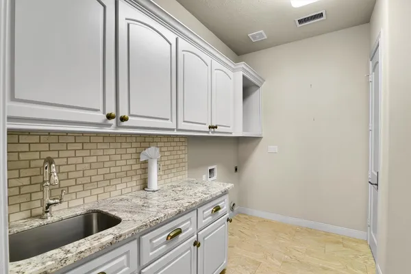 $1,500,000 | 6166 Canyon Ridge Lane, Conroe, TX 77304