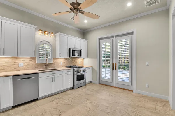 $1,500,000 | 6166 Canyon Ridge Lane, Conroe, TX 77304