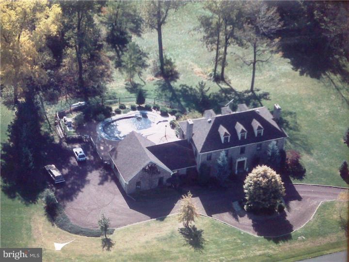894 Macclesfield Road Buckingham, PA 18925 - Photo 2 of 25