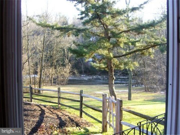 894 Macclesfield Road Buckingham, PA 18925 - Photo 8 of 25 View