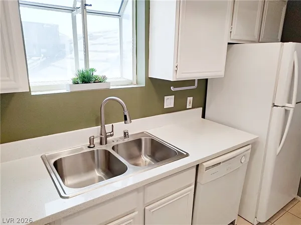 $1,200 | 5350 Rod Court, Unit 203, Las Vegas, NV 89122