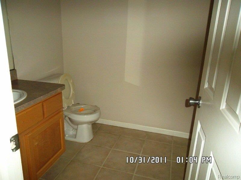 2847 Ranieri Drive Troy, MI 48085 - Photo 7 of 15 zz-mfscnv-RES02390