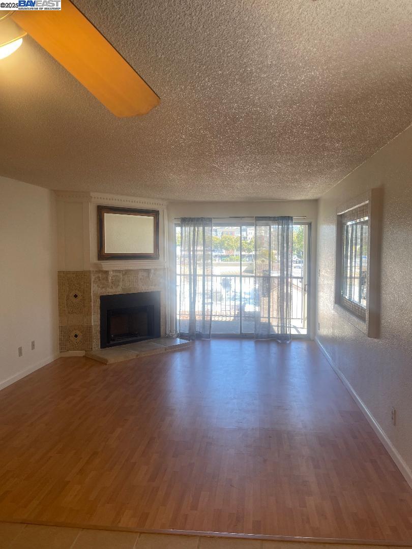 400 Davis Street, Unit 301 San Leandro, CA 94577 - Photo 11 of 24