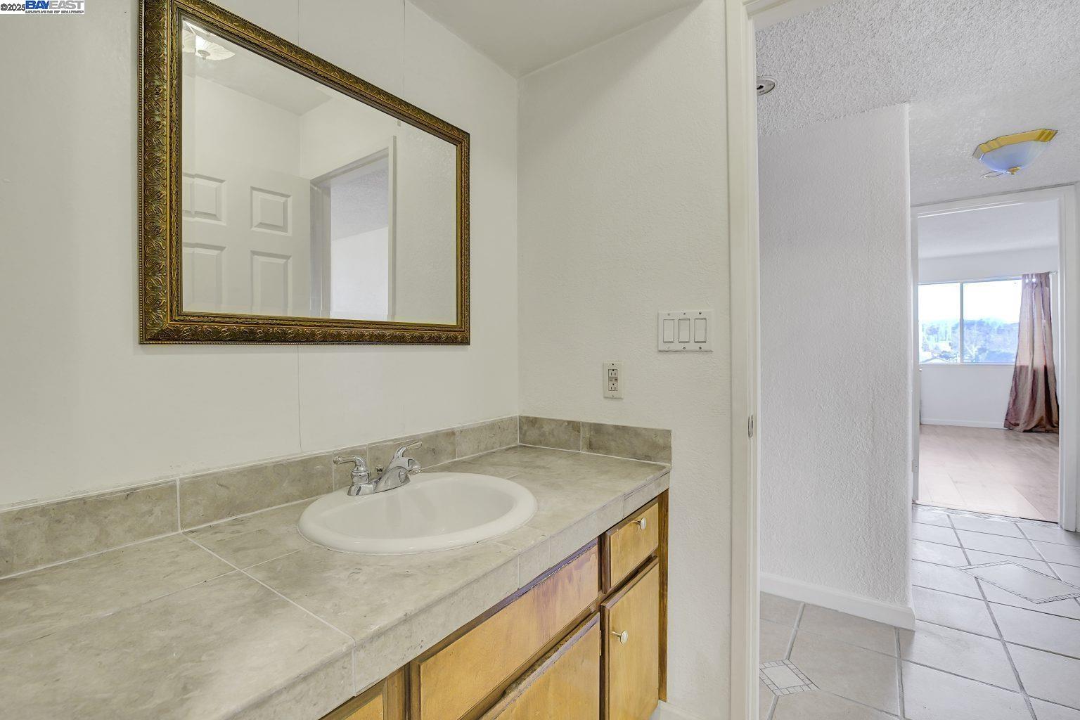 400 Davis Street, Unit 301 San Leandro, CA 94577 - Photo 18 of 24