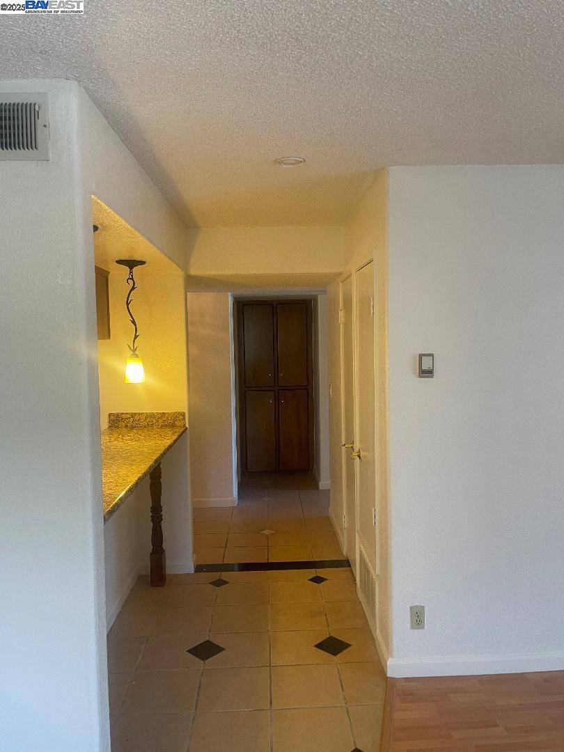 400 Davis Street, Unit 301 San Leandro, CA 94577 - Photo 6 of 24