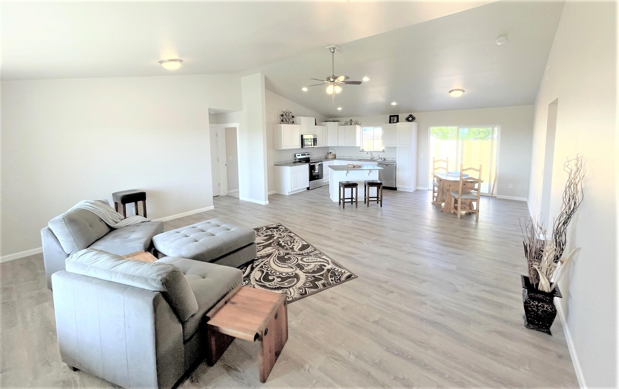 555 Scenic Loop Culver, OR 97734 - Photo 4 of 38 7