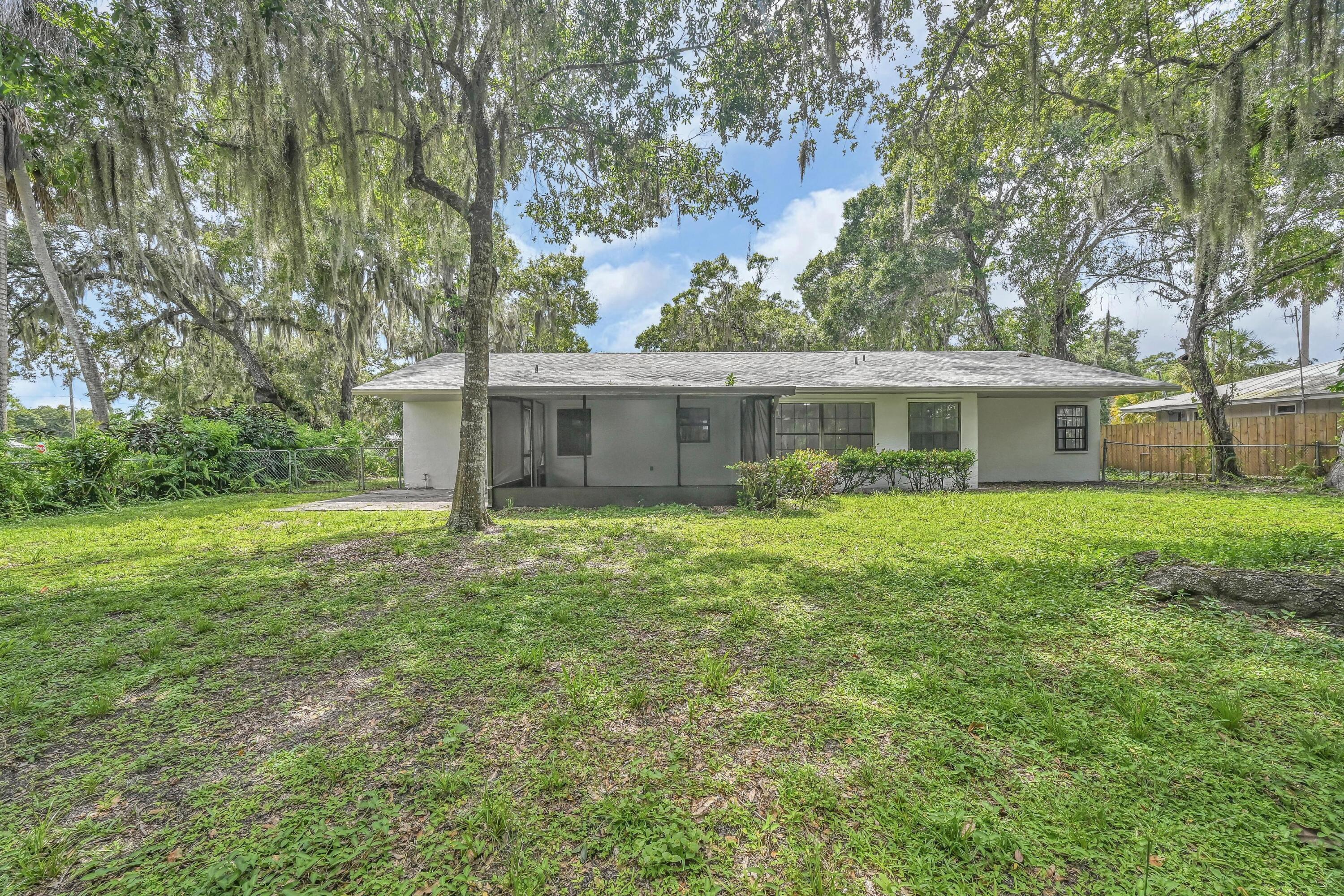 6318 Lenape Street Fort Pierce, FL 34982 - Photo 36 of 38 Z63_3770
