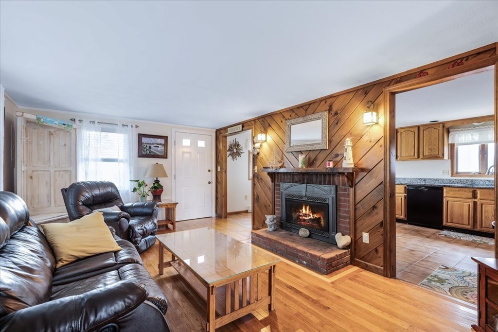 24 Pine Point Road Duxbury, MA 02332 - Photo 11 of 40 Gallery Image 11