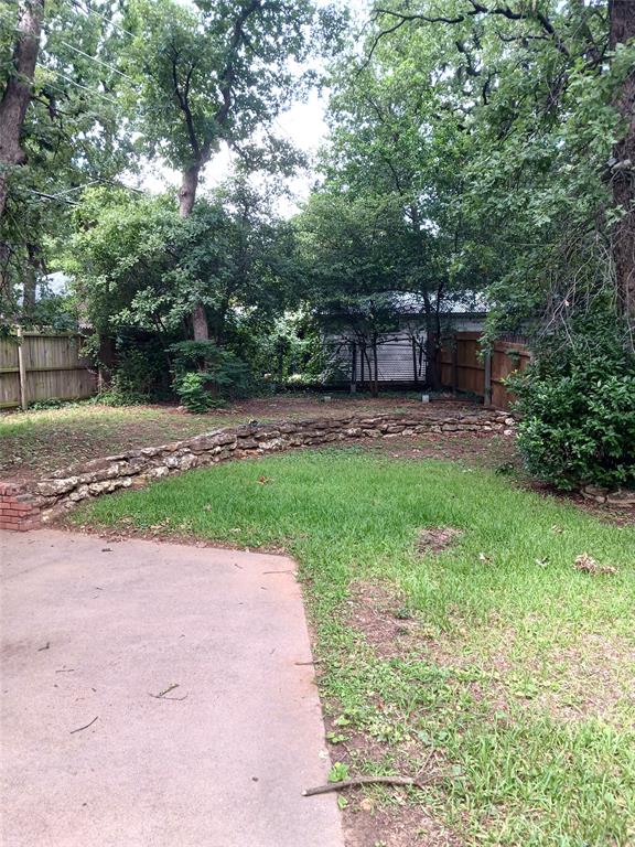 634 North Bowen Road Arlington, TX 76012 - Photo 7 of 8