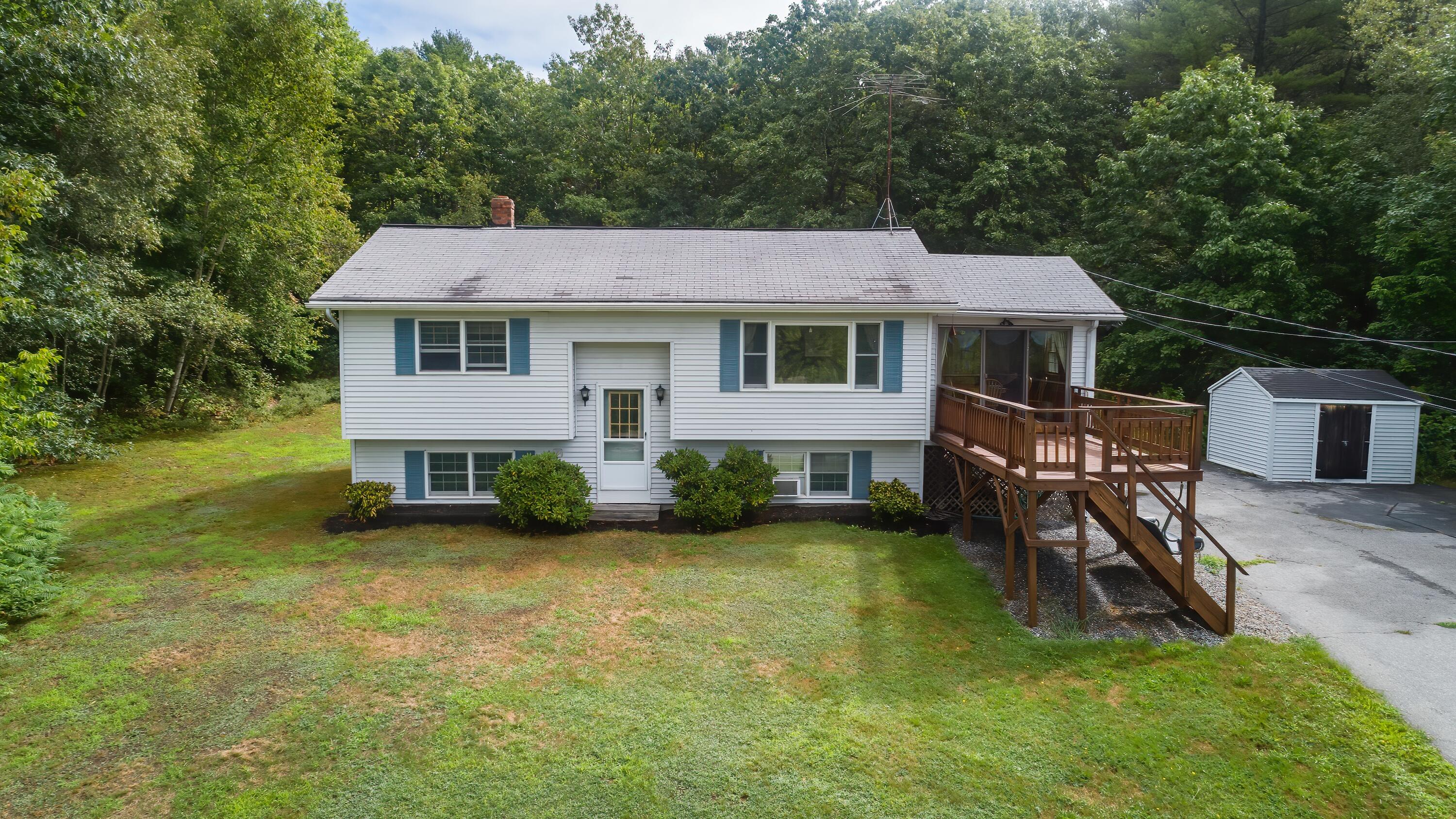 475 East Pond Road Nobleboro, ME 04555 - Photo 5 of 36 20220823_475_East_Pond_0909