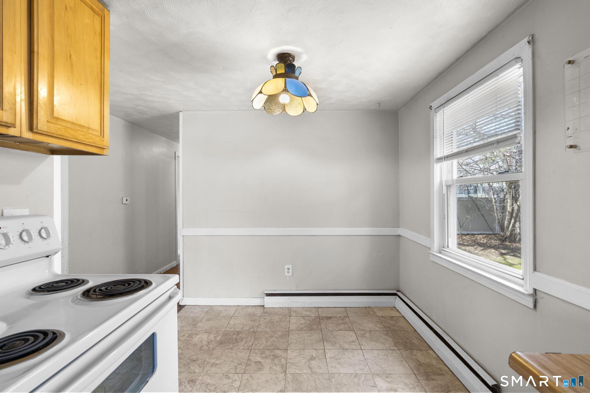 17 Dune Road Enfield, CT 06082 - Photo 13 of 28