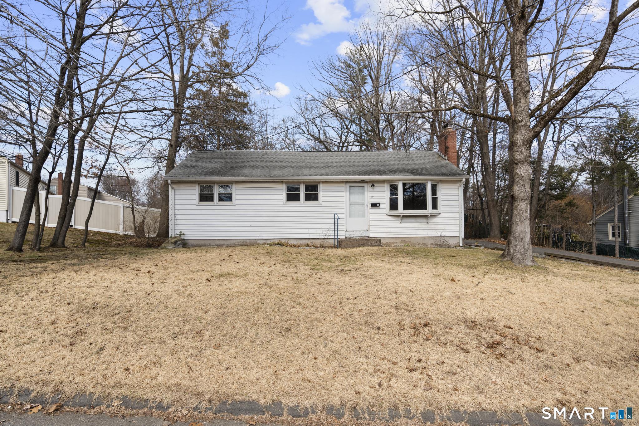 17 Dune Road Enfield, CT 06082 - Photo 2 of 28