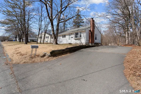 $259,000 | 17 Dune Road, Enfield, CT 06082