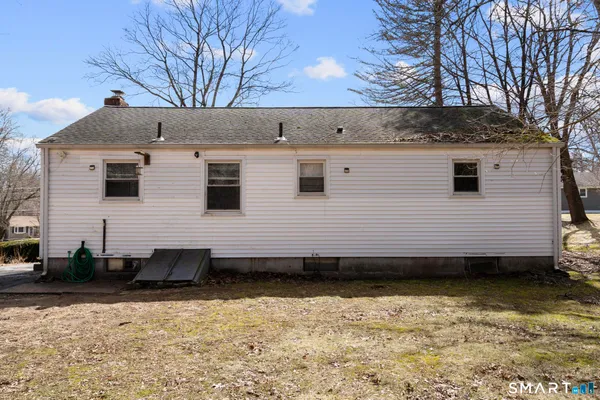 $259,000 | 17 Dune Road, Enfield, CT 06082