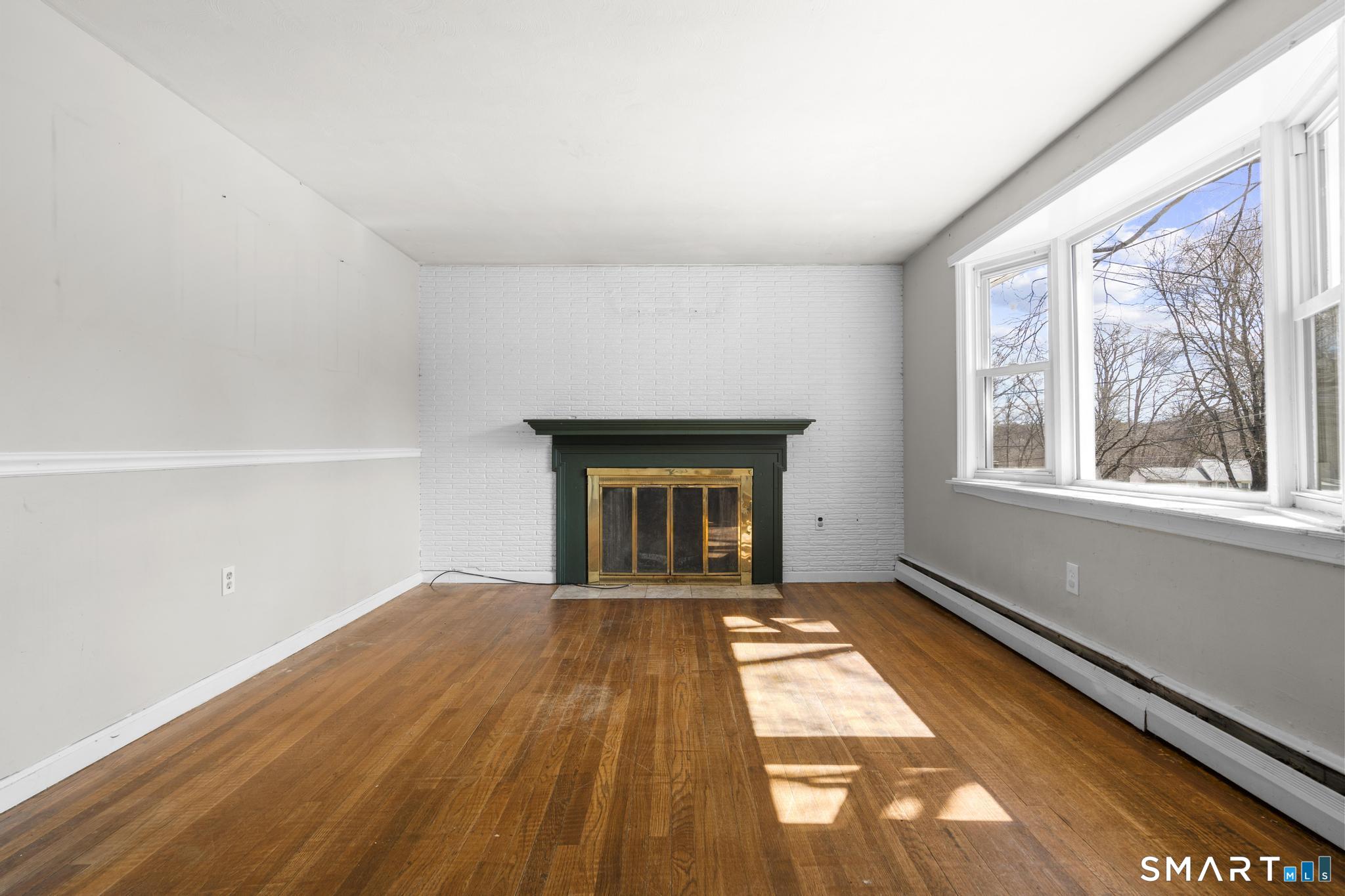 17 Dune Road Enfield, CT 06082 - Photo 7 of 28