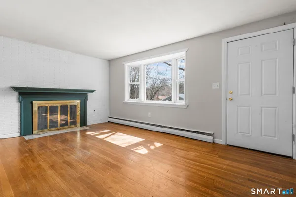 $259,000 | 17 Dune Road, Enfield, CT 06082