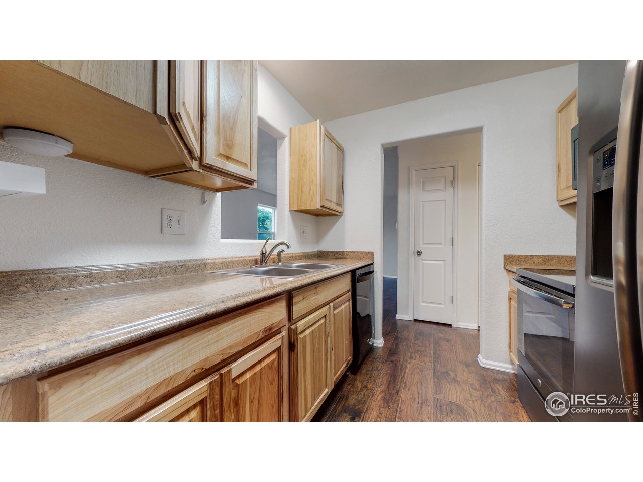 3725 Riverside Parkway Evans, CO 80620 - Photo 13 of 35 Kitchen