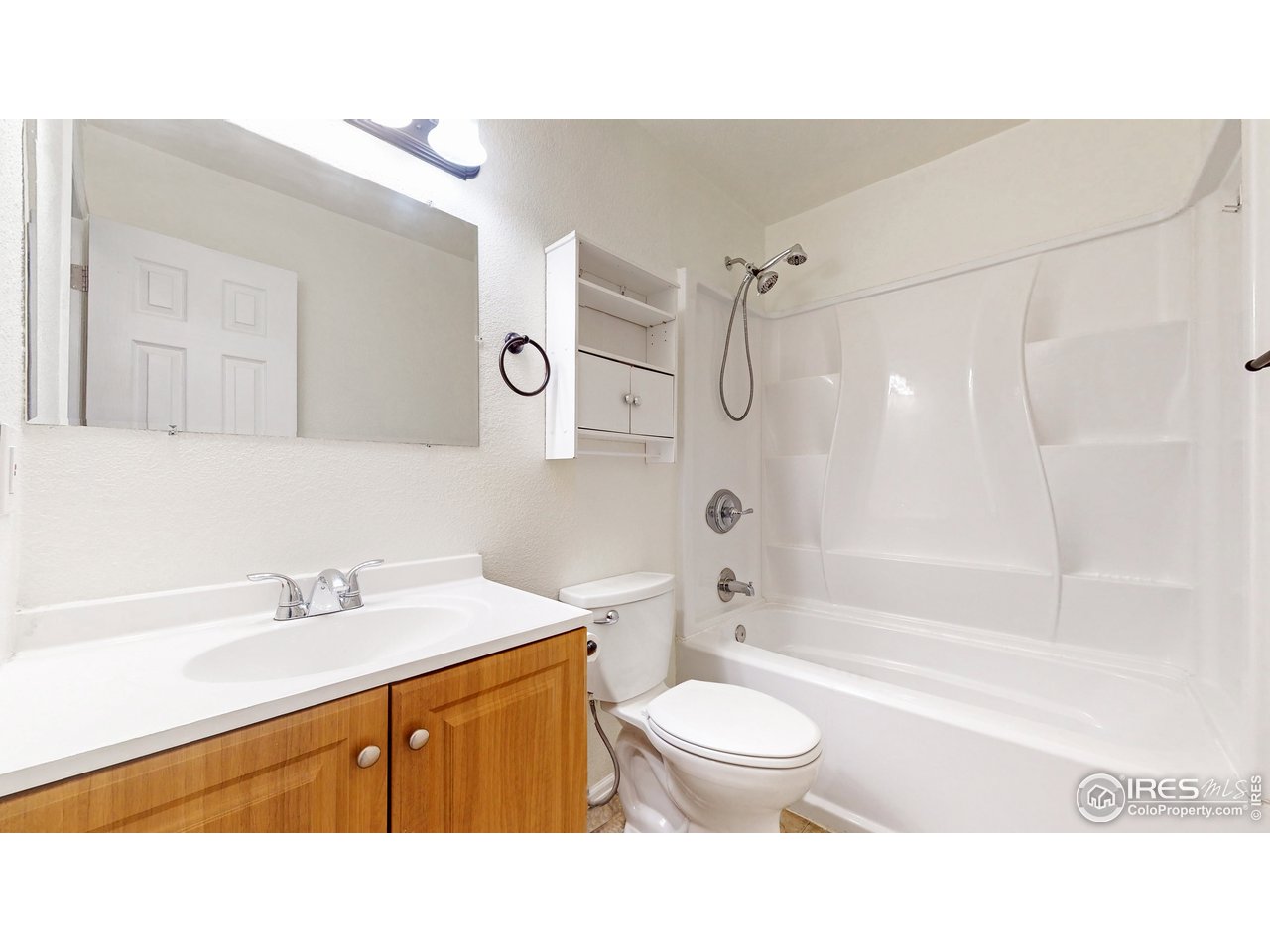 3725 Riverside Parkway Evans, CO 80620 - Photo 14 of 35 Main Bathroom