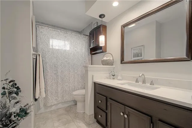 $379,950 | 11632 Locust Street, Kansas City, MO 64131