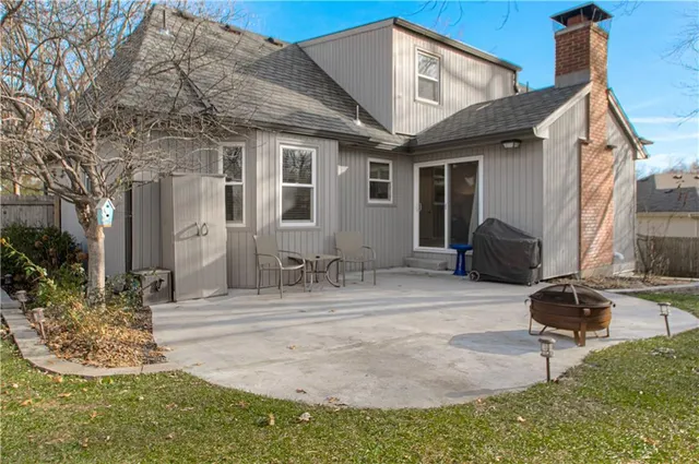 $379,950 | 11632 Locust Street, Kansas City, MO 64131