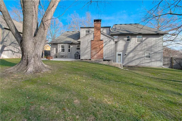 $379,950 | 11632 Locust Street, Kansas City, MO 64131