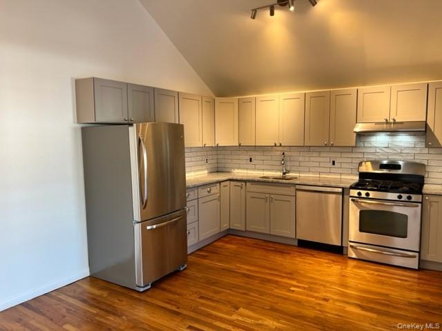 1305 Balcom Avenue Bronx, NY 10461 - Photo 8 of 32