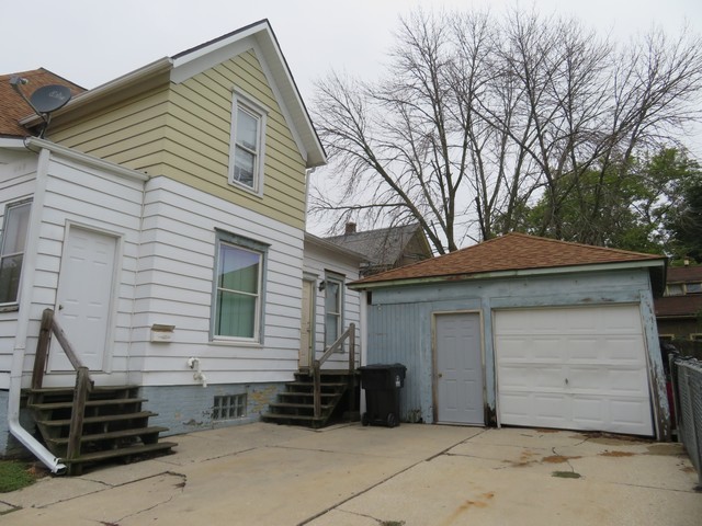 1301 Erie Street Racine, WI 53402 - Photo 2 of 21